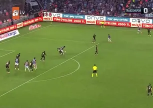 Onuachu'nun kafası direğe takıldı! İşte o pozisyon